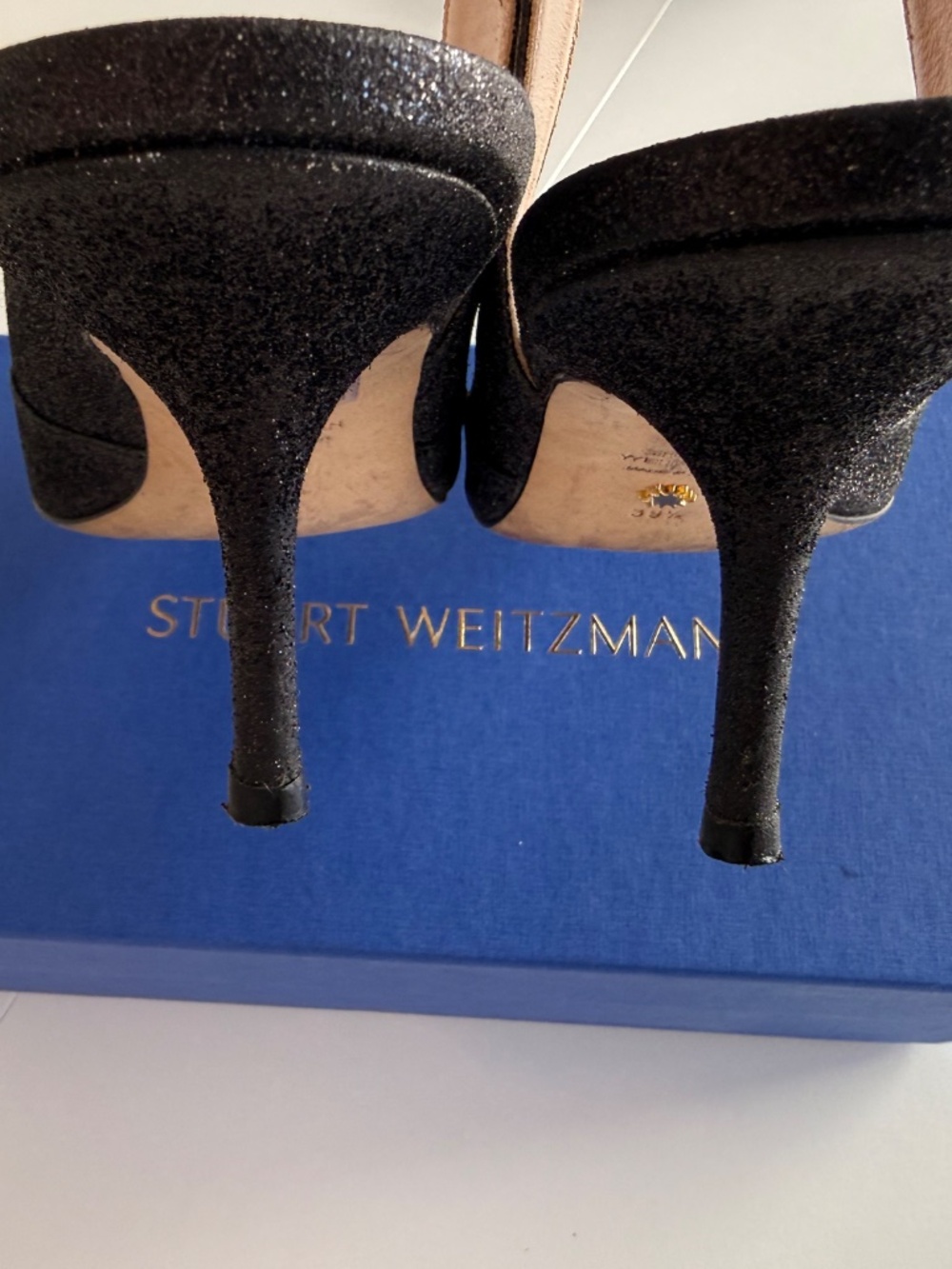 Stuart Weitzman Linsi 75 Pointed Toe Glitter Slingback - Picture 4 of 4